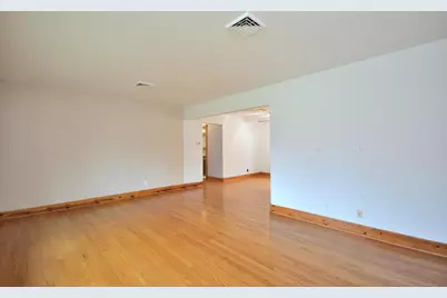 W164N5080  Lone Oak Ln, Menomonee Falls, WI 53051 - Photo 7