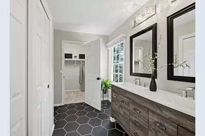 15200  Briaridge Ct, Elm Grove, WI 53122 - Photo 29