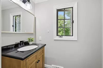 15200  Briaridge Ct, Elm Grove, WI 53122 - Photo 23