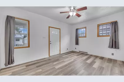 1534  Martin Ave, Sheboygan, WI 53083 - Photo 9