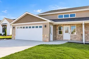 937 Drumlin Dr, Kewaskum, WI 53040 - Photo 1