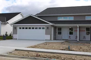 937 Drumlin Dr, Kewaskum, WI 53040 - Photo 1