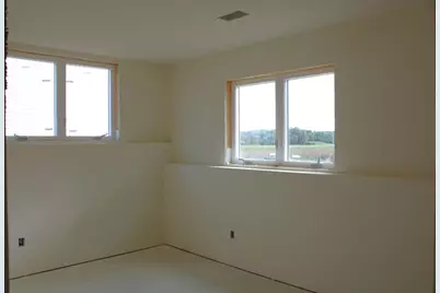 937  Drumlin Dr, Kewaskum, WI 53040 - Photo 13