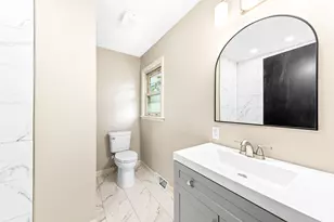 5315 S Maryknoll Dr, New Berlin, WI 53151 - Photo 15