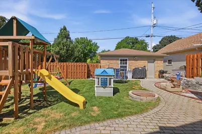 1036  Russet St, Racine, WI 53405 - Photo 23