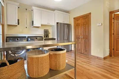 W176N5411  Highridge Dr, Menomonee Falls, WI 53051 - Photo 17
