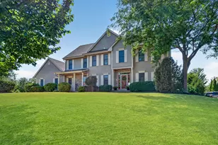 W176N5411 Highridge Dr, Menomonee Falls, WI 53051 - Photo 1