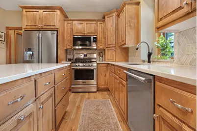 W176N5411  Highridge Dr, Menomonee Falls, WI 53051 - Photo 13