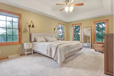 W176N5411  Highridge Dr, Menomonee Falls, WI 53051 - Photo 21