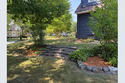10431 W Courtland Ave, Wauwatosa, WI 53225 - Photo 5