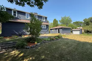10431 W Courtland Ave, Wauwatosa, WI 53225 - Photo 9