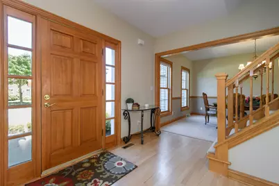 587  Cottonwood Ln, Grafton, WI 53024 - Photo 15