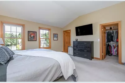 587  Cottonwood Ln, Grafton, WI 53024 - Photo 37