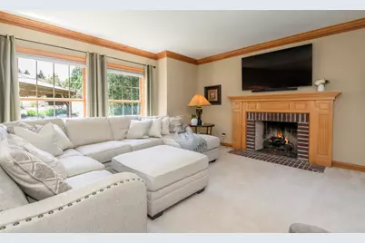 587  Cottonwood Ln, Grafton, WI 53024 - Photo 21