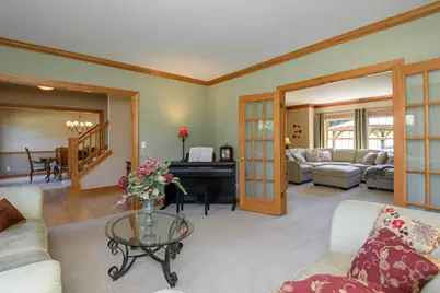 587  Cottonwood Ln, Grafton, WI 53024 - Photo 17