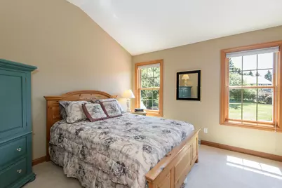 587  Cottonwood Ln, Grafton, WI 53024 - Photo 45