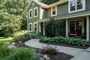 S24W27029 Apache Pass, Waukesha, WI 53188 - Photo 3