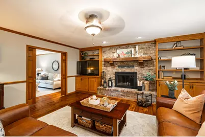 S24W27029  Apache Pass, Waukesha, WI 53188 - Photo 9