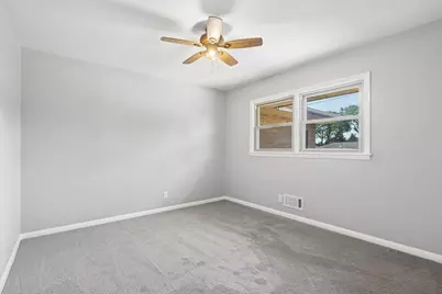7245 W Cleveland Ave, West Allis, WI 53219 - Photo 9