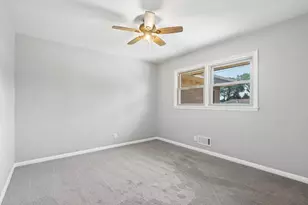 7245 W Cleveland Ave, West Allis, WI 53219 - Photo 9