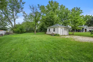 347 Prospect Ave, Pewaukee, WI 53072 - Photo 33