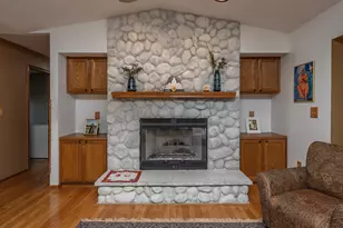 8319 S Woodridge Dr, Oak Creek, WI 53154 - Photo 11