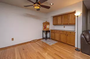 8319 S Woodridge Dr, Oak Creek, WI 53154 - Photo 9