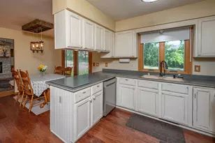 8319 S Woodridge Dr, Oak Creek, WI 53154 - Photo 19