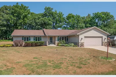 8319 S Woodridge Dr, Oak Creek, WI 53154 - Photo 3