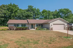 8319 S Woodridge Dr, Oak Creek, WI 53154 - Photo 3