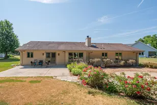 8319 S Woodridge Dr, Oak Creek, WI 53154 - Photo 45