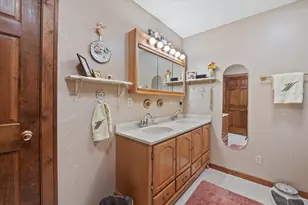 S86W30445 Stonegate Dr, Mukwonago, WI 53149 - Photo 27
