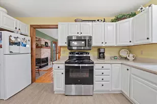 S86W30445 Stonegate Dr, Mukwonago, WI 53149 - Photo 7