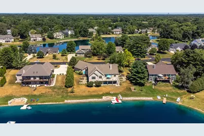 387  Still Water Ct, Dousman, WI 53118 - Photo 57