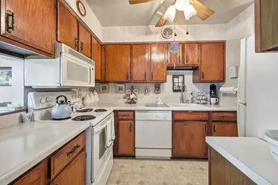 405  Cheviot Chase - #1, Waukesha, WI 53186 - Photo 7