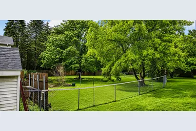 4707 S 81st St, Greenfield, WI 53220 - Photo 17