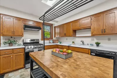 3745 S Whitnall Ave, Milwaukee, WI 53207 - Photo 9
