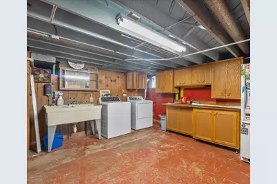 3745 S Whitnall Ave, Milwaukee, WI 53207 - Photo 21