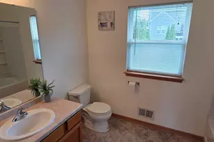 588 E Randy Rd, Oak Creek, WI 53154 - Photo 21