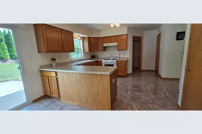 588 E Randy Rd, Oak Creek, WI 53154 - Photo 13