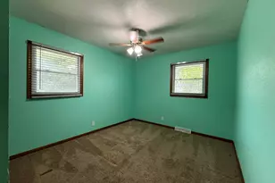 3420 Ivy Ln, Racine, WI 53402 - Photo 15