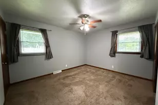 3420 Ivy Ln, Racine, WI 53402 - Photo 13