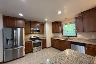 3420 Ivy Ln, Racine, WI 53402 - Photo 3