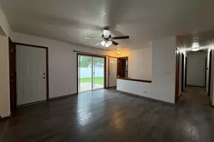 3420 Ivy Ln, Racine, WI 53402 - Photo 9