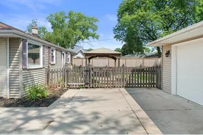 W147N8446  Manchester Dr, Menomonee Falls, WI 53051 - Photo 27