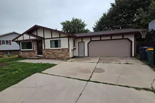 21 Emerald Ct, Fond du Lac, WI 54935 - Photo 1