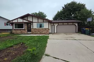21 Emerald Ct, Fond du Lac, WI 54935 - Photo 3