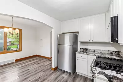 4260 N 93rd St, Wauwatosa, WI 53222 - Photo 15