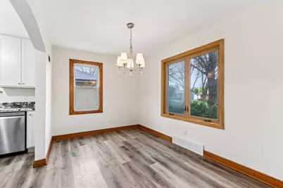 4260 N 93rd St, Wauwatosa, WI 53222 - Photo 11