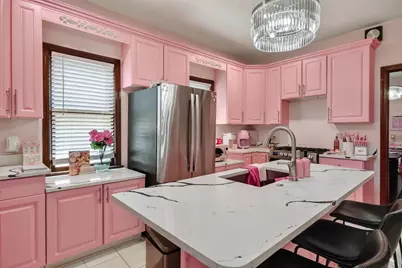 3172 S Griffin Ave, Milwaukee, WI 53207 - Photo 9